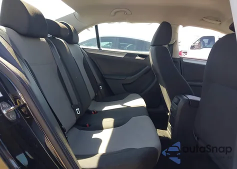 2017 Volkswagen Jetta 1.4T S z USA, uszkodzony, nr VIN 3VW2B7AJ8HM252880